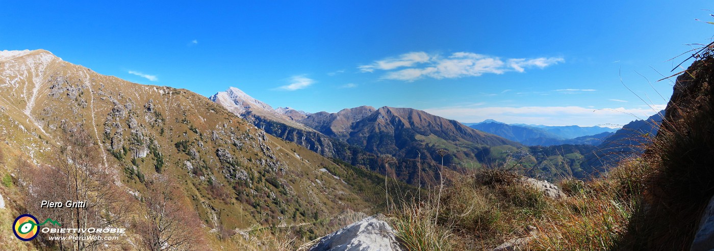20 Vista verso Menna-Arera-Grem-Colle di Zambla .jpg